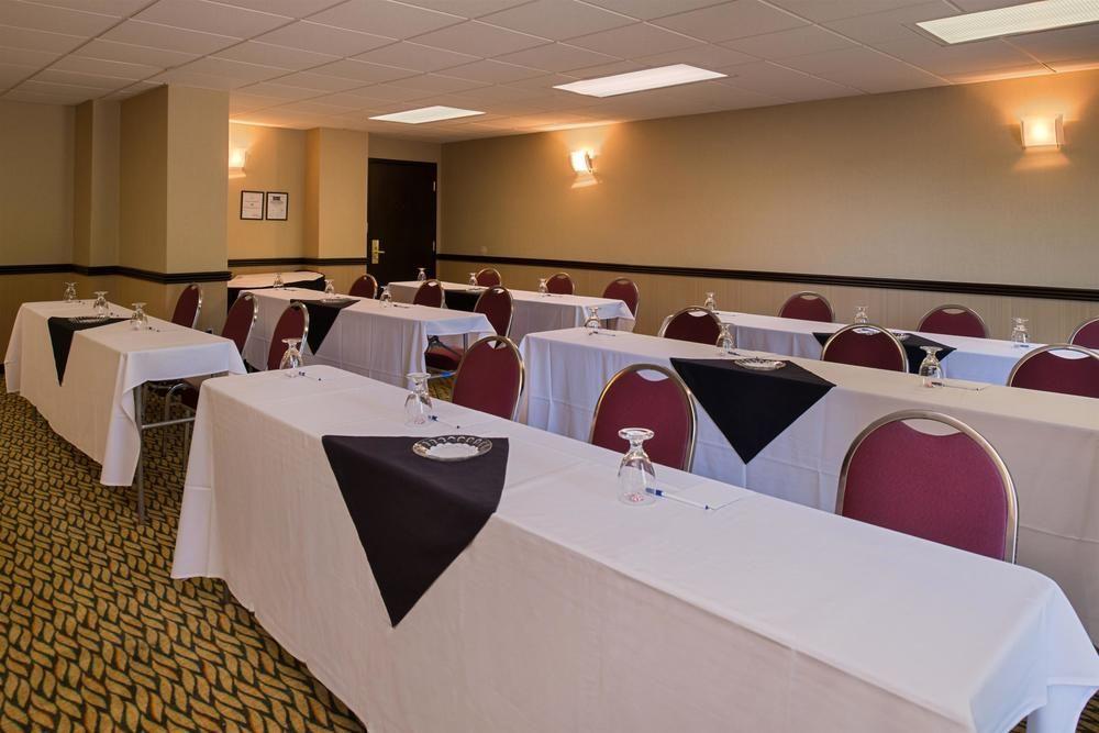 Ramada Plaza Rochester Airport Exterior foto